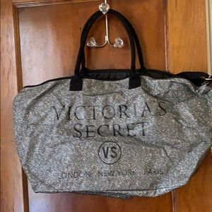 Victoria Secret sparkle duffle bag 😊